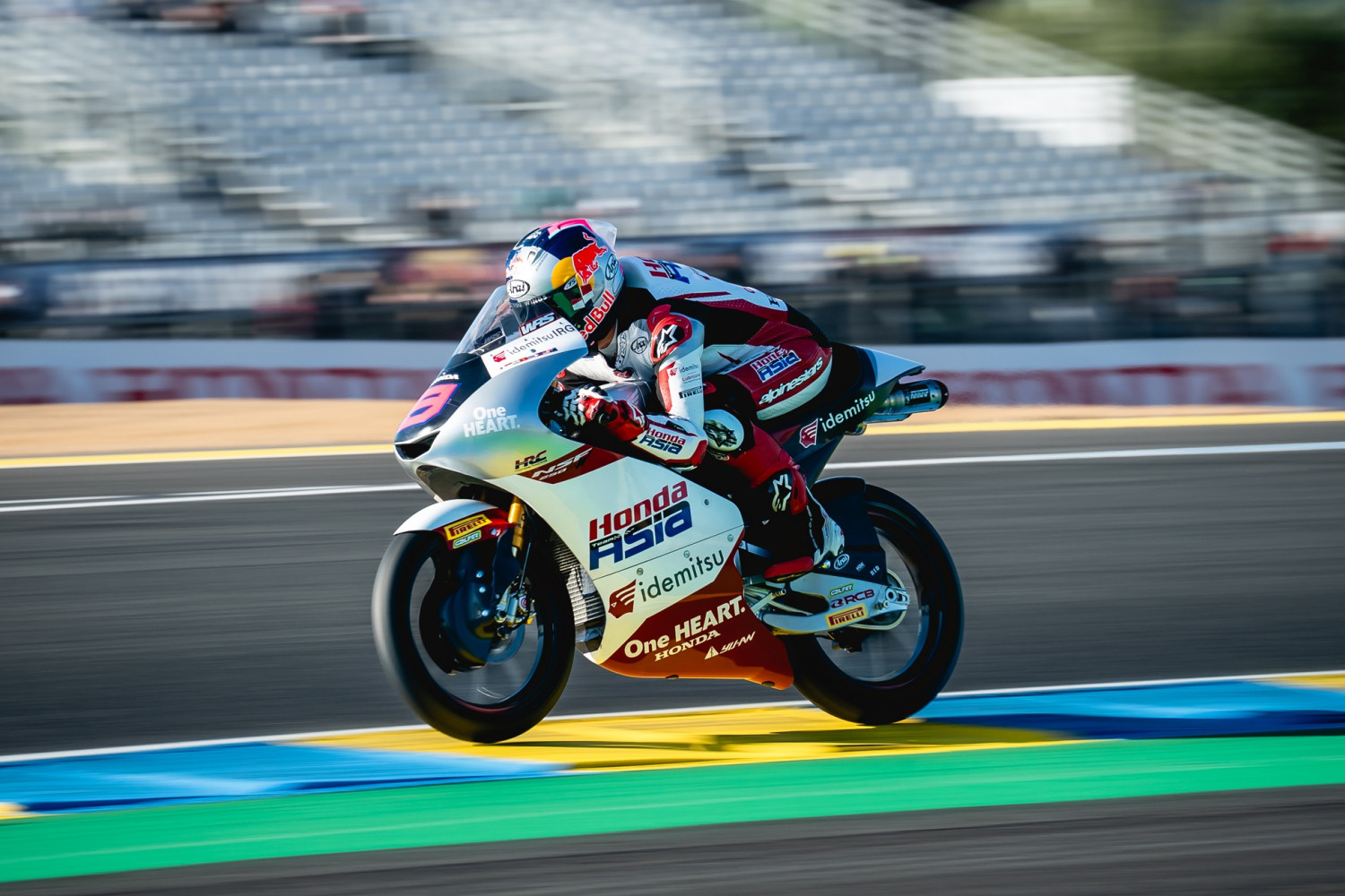 Moto3, Veda Ega Pratama, moto3 prancis 2026, hasil moto3 prancis 2026, Hasil Moto3 Prancis 2026, Quiles Pecahkan Rekor Sedangkan Veda Ega Curi Perhatian