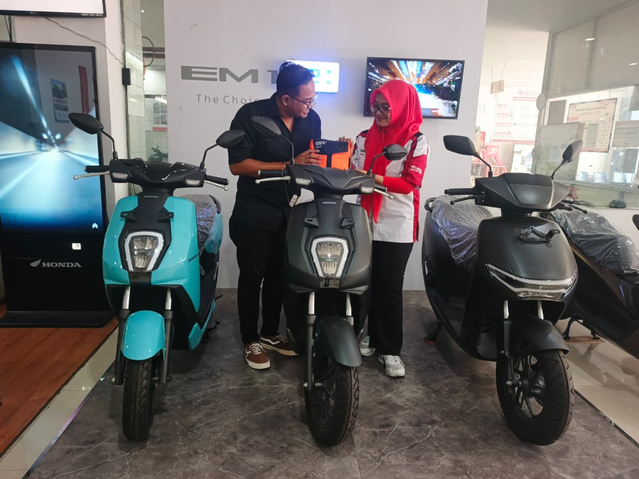 sragen, dealer honda, motor listrik honda, Honda EM1 e:, Diskon motor listrik Honda, Dealer Cahaya Sakti Sragen, Pisau Diskon Honda Sedang Tajam, Harga EM1 e: di Dealer Ini Jadi Rp 17 Juta