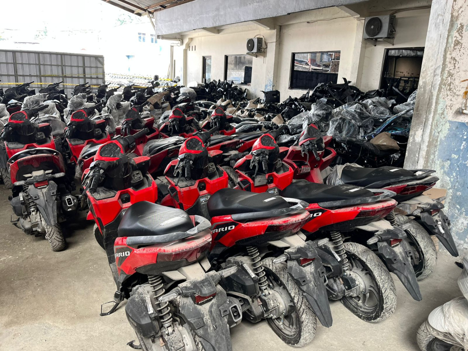 Penyelundupan motor, Motor Ilegal, Kebayoran Lama Jakarta Selatan, Gudang Motor Ilegal, Penyelundupan Motor Afrika, Warga Sekitar Ketipu, Selama Ini Gudang Ribuan Motor Ilegal di Kebayoran Lama Dikira Dealer