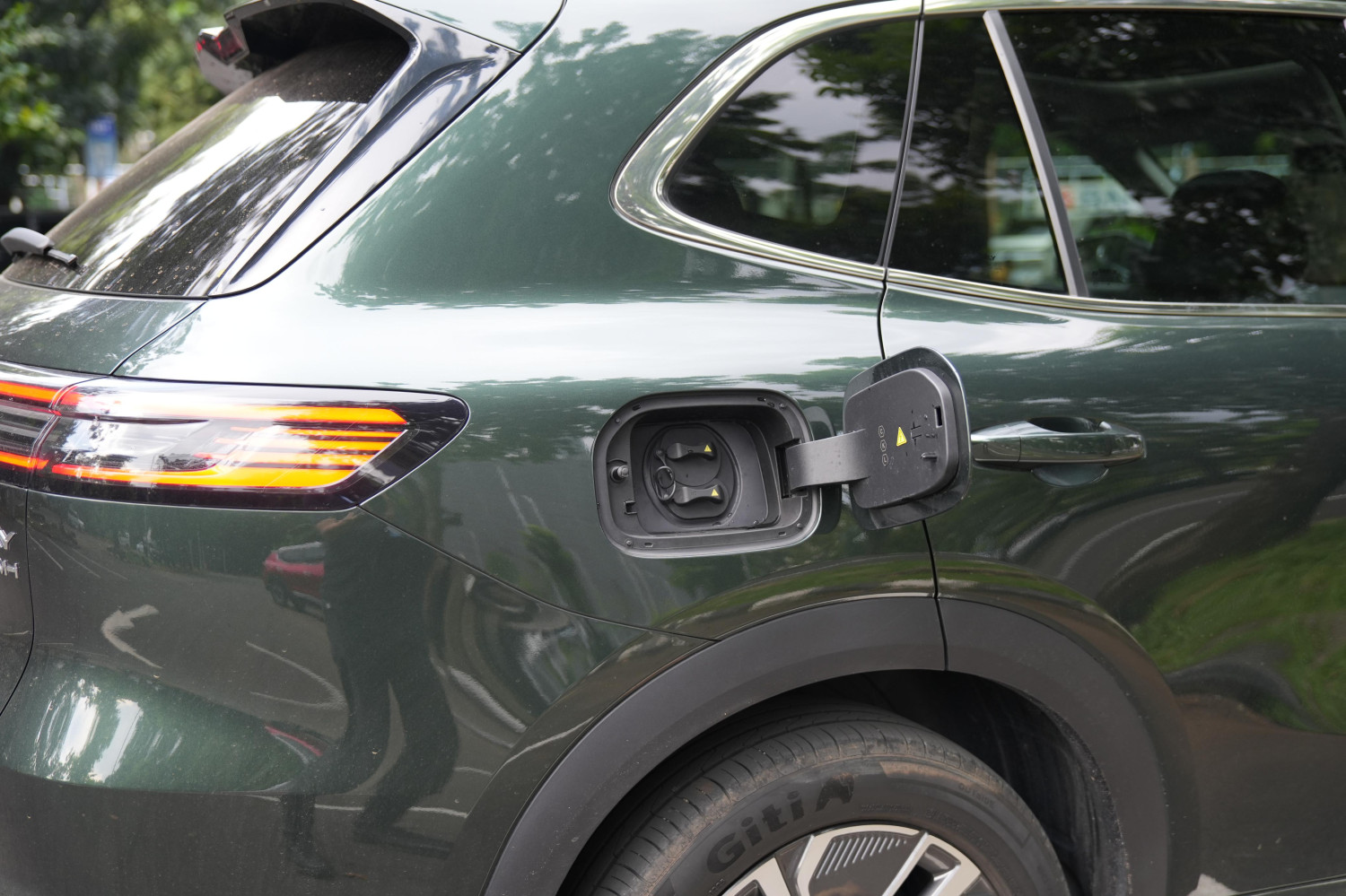 baterai, tenaga listrik, Geely, Geely Starray EM-i, Cuma Pakai Tenaga Listrik, Geely Starray EM-i Bisa Jalan Sejauh Ini