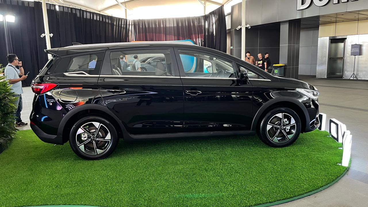 phev, Plug-in Hybrid Electric Vehicle (PHEV), BYD M6 DM, Mobil PHEV BYD M6 DM Sudah Bisa Dijajal dan Dipesan, Harga Masih Rahasia