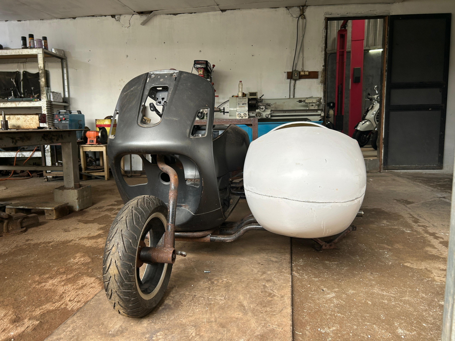 vespa, vespa klasik, sespan, sidecar, vespa matic, Intip Biaya Pembuatan Sespan Untuk Vespa di Bengkel Spesialis