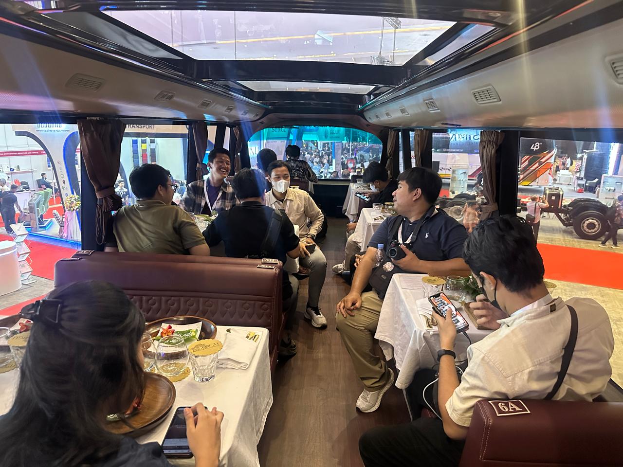 transjakarta, bus tingkat semarang, PT Transportasi Jakarta, Open Dining of Jakarta, Raditya Maulana Rusdi, Sebentar Lagi Nih, Anda Bisa Makan Mewah di Bus Tingkat Transjakarta