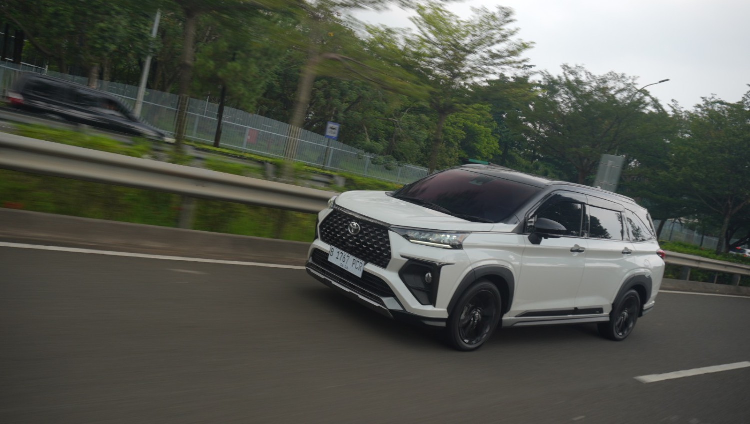 Toyota Veloz Hybrid, Otomotif Award 2026, Veloz Hybrid EV, The Best Low MPV, The Best Low MPV Otomotif Award 2026, Toyota Veloz Hybrid Yang Terbaik Di Kelas Low MPV Otomotif Award 2026
