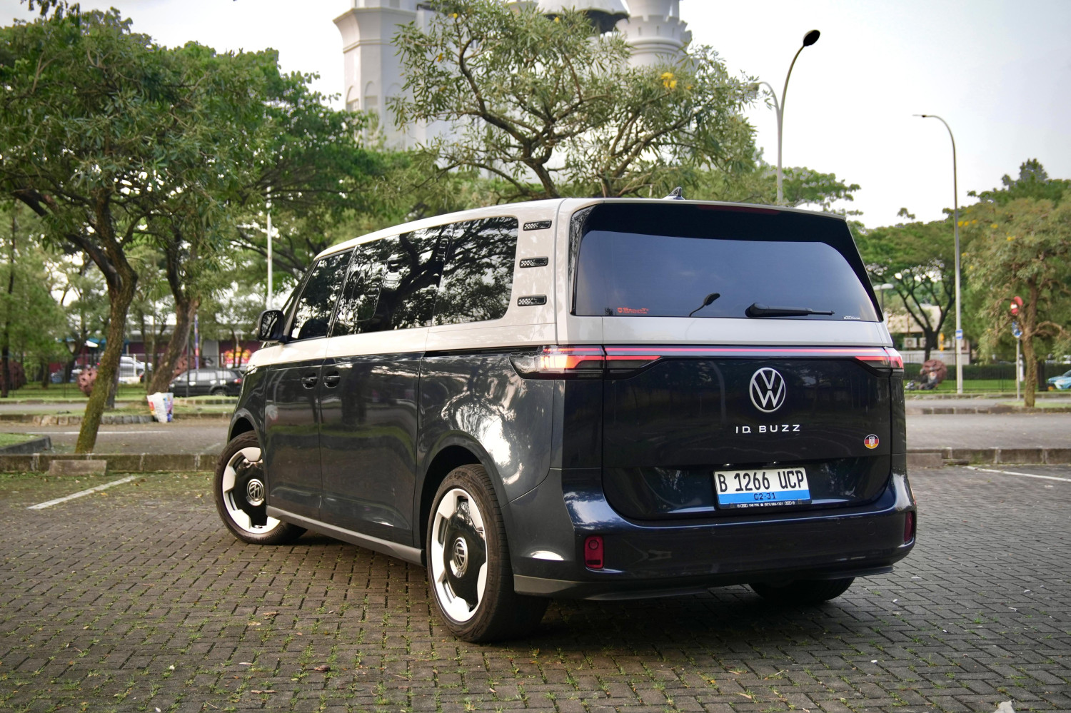 mobil listrik, VW ID. Buzz, kalcer, Di Balik Tampilan Yang Kalcer, Performa VW ID. Buzz Cukup Kencang