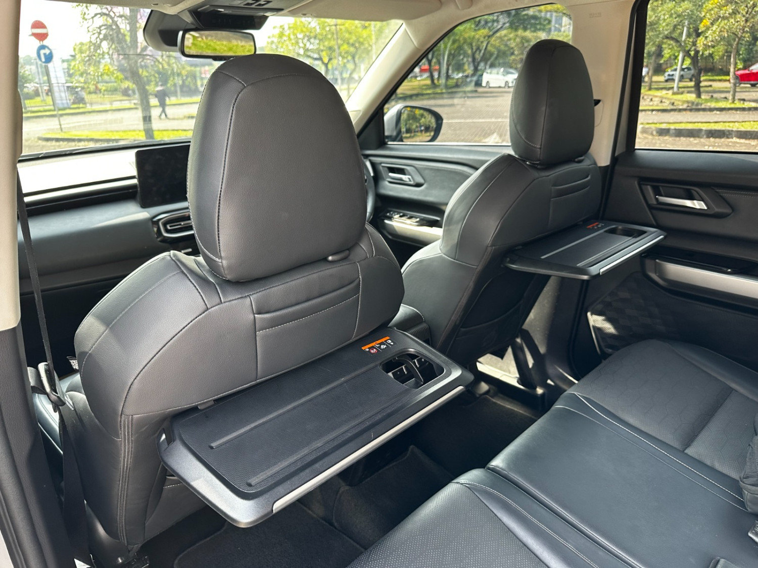 suv 7 seater, Mitsubishi Destinator, Destinator, Spesifikasi Mitsubishi Destinator, Mitsubishi Destinator Punya Banyak Ruang Simpan, Perjalanan Keluarga Jadi Lebih Praktis