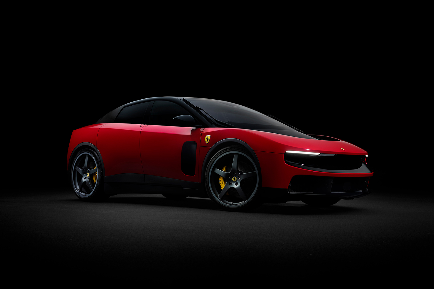 mobil listrik, Ferrari, Supercar Ferrari, ferrari luce, mobil listrik ferrari, Ferrari Luce Dihujat Habis-habisan, CEO Malah Ungkap Fakta Mengejutkan Soal Pesanan