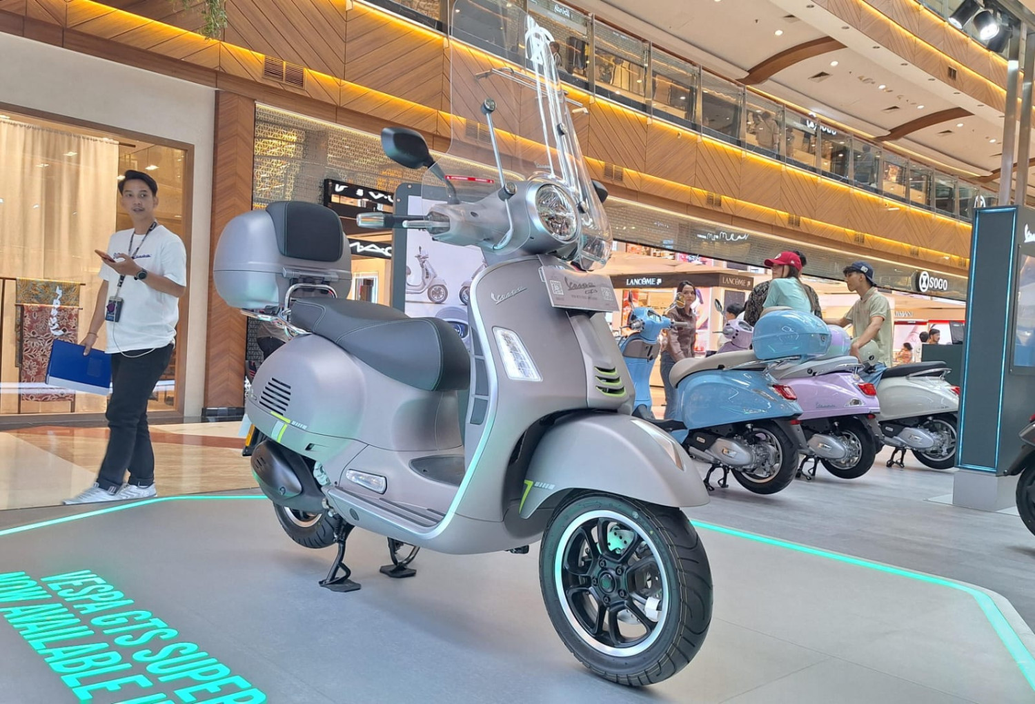 vespa, piaggio indonesia, vespa matic, GTS Super Tech 250, Lebih Murah Rp 70 Juta dari GTS 300, Segini Harga Vespa GTS Super Tech 250
