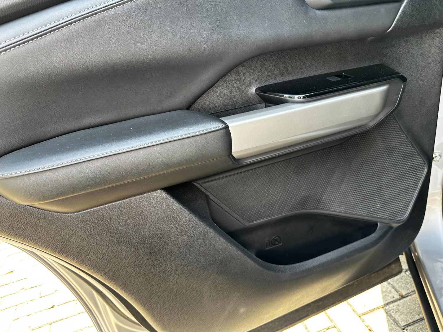 suv 7 seater, Mitsubishi Destinator, Destinator, Spesifikasi Mitsubishi Destinator, Mitsubishi Destinator Punya Banyak Ruang Simpan, Perjalanan Keluarga Jadi Lebih Praktis
