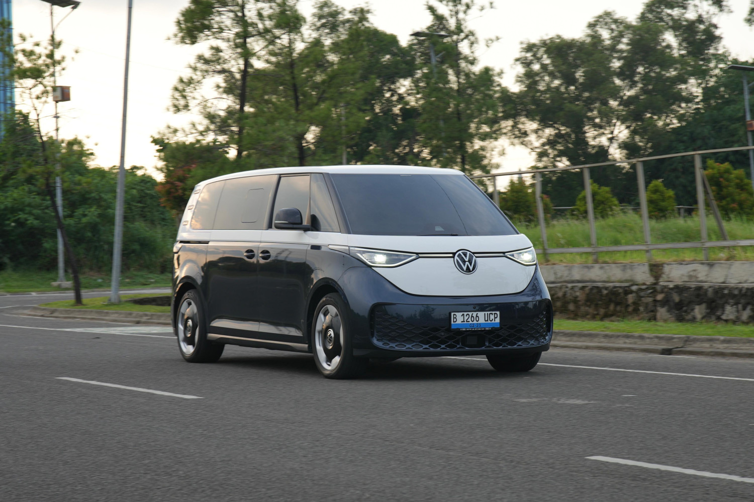 VW ID. Buzz, XPeng, Xpeng X9, Adu Irit Konsumsi Energi MPV Listrik Sultan XPENG X9 VS VW ID. Buzz