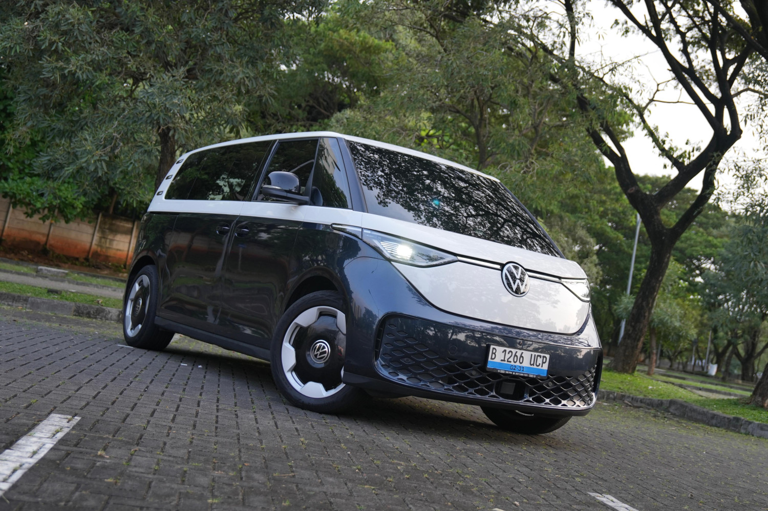fitur, VW ID. Buzz, panoramic glass roof, Bukan Sembarang Kaca, Ini Kecanggihan Panoramic Glass Roof VW ID. Buzz