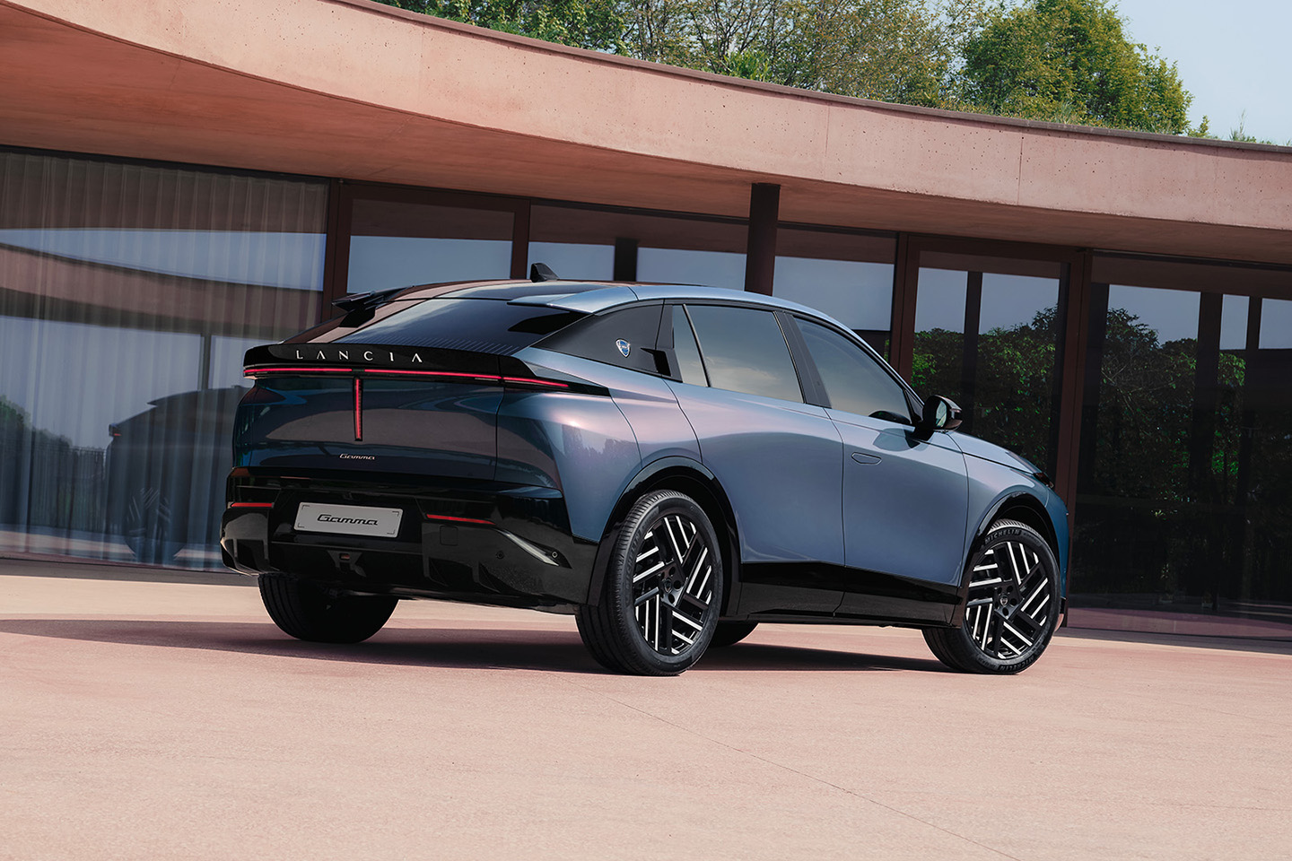 mobil baru, Peugeot 3008, Lancia, Citroen c5 aircross, Lancia Gamma, Habis Luce, Lancia Kenalkan Lancia Gamma Baru. Saudaranya Mobil Ini