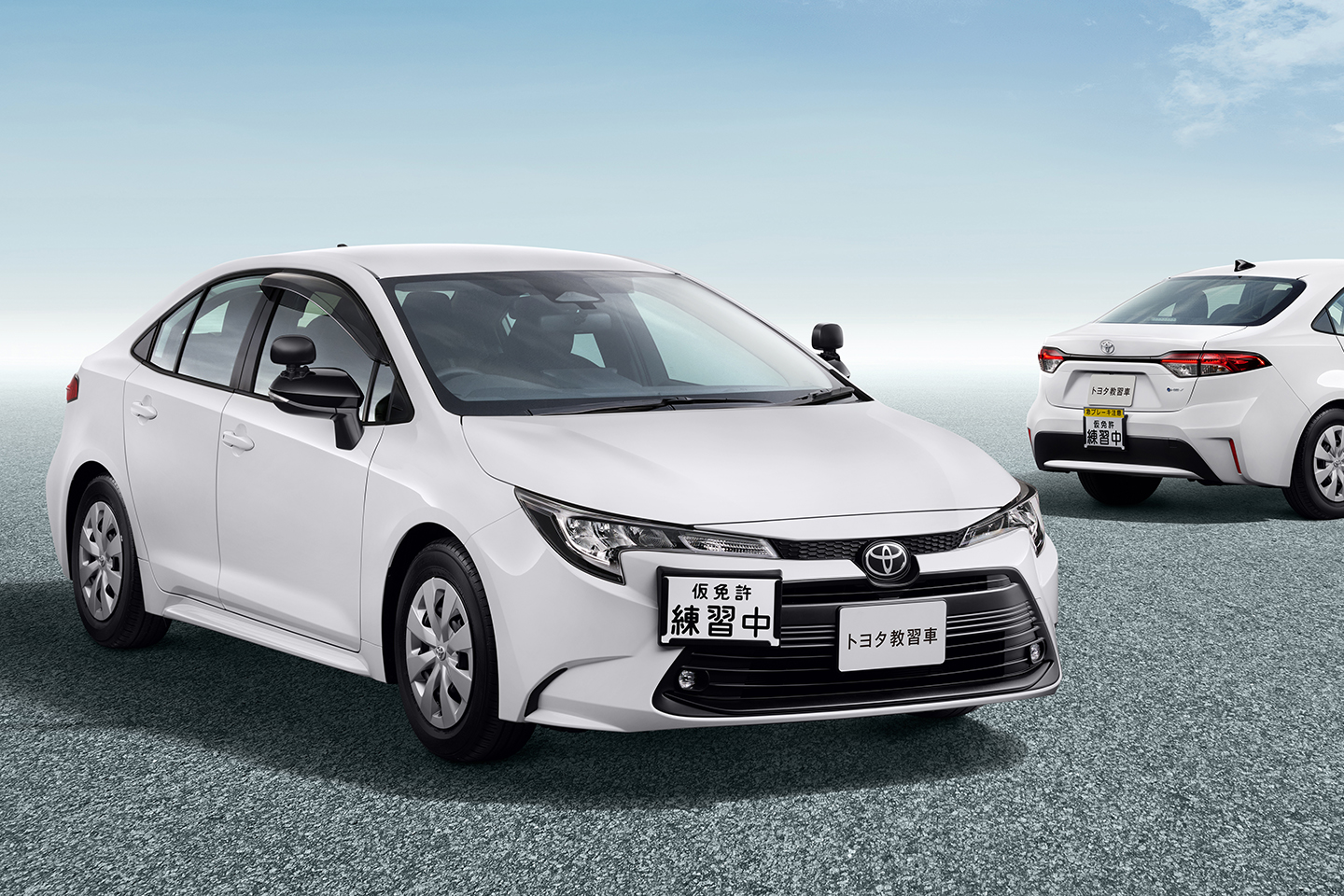 toyota, mobil baru, training, toyota corolla, sekolah mengemudi, Toyota Corolla Polosan Ini Dapat Manual, Dapat Pedal Ekstra Juga