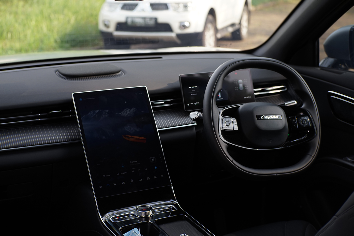 mobil baru, interior, lepas, phev, Lepas L8, Interior Lepas L8 PHEV Terasa Mewah, Meskipun Ada yang Mirip Mobil Ini