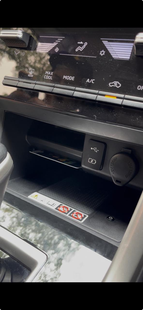 mitsubishi, kompartemen kabin, xpander, mitsubishi xpander, review mitsubishi xpander, Praktisnya Mitsubishi Xpander, Banyak Kompartemen Penyimpanan yang Bikin Kabin Rapi