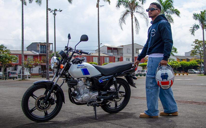 suzuki, retro, sportbike, Suzuki AX4 ABS, Harga Setara Rp 30 Jutaan, Motor Retro Suzuki Ini Iritnya Tembus 58 Km/Liter