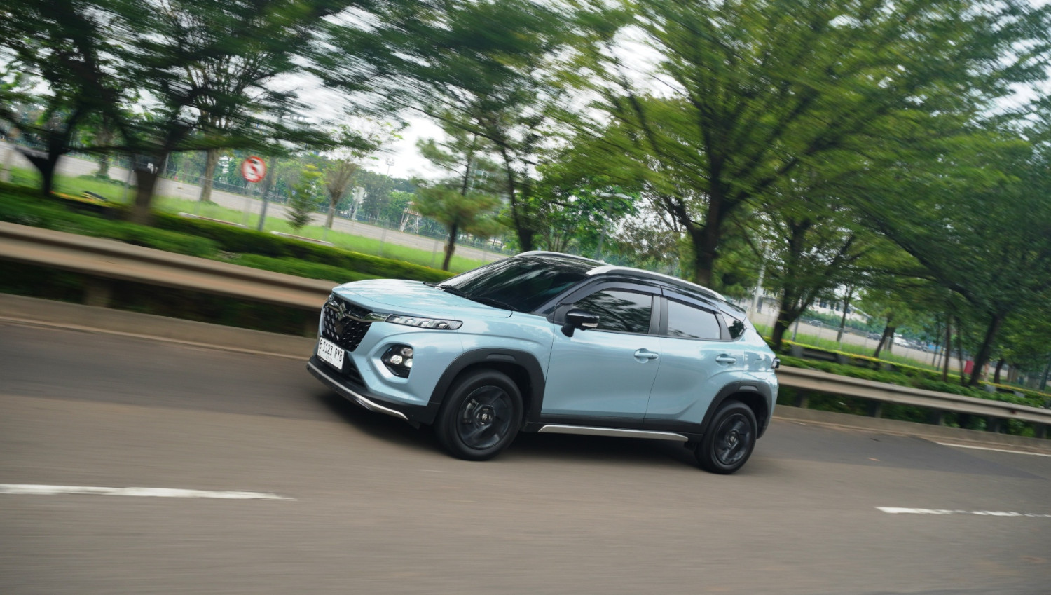 Suzuki Fronx, Fronx, harga suzuki fronx, Fronx SGX, barisan sang penguasa, Ini Alasan Suzuki Fronx SGX Asyik Buat Harian, Bukan Cuma Soal Hybrid!