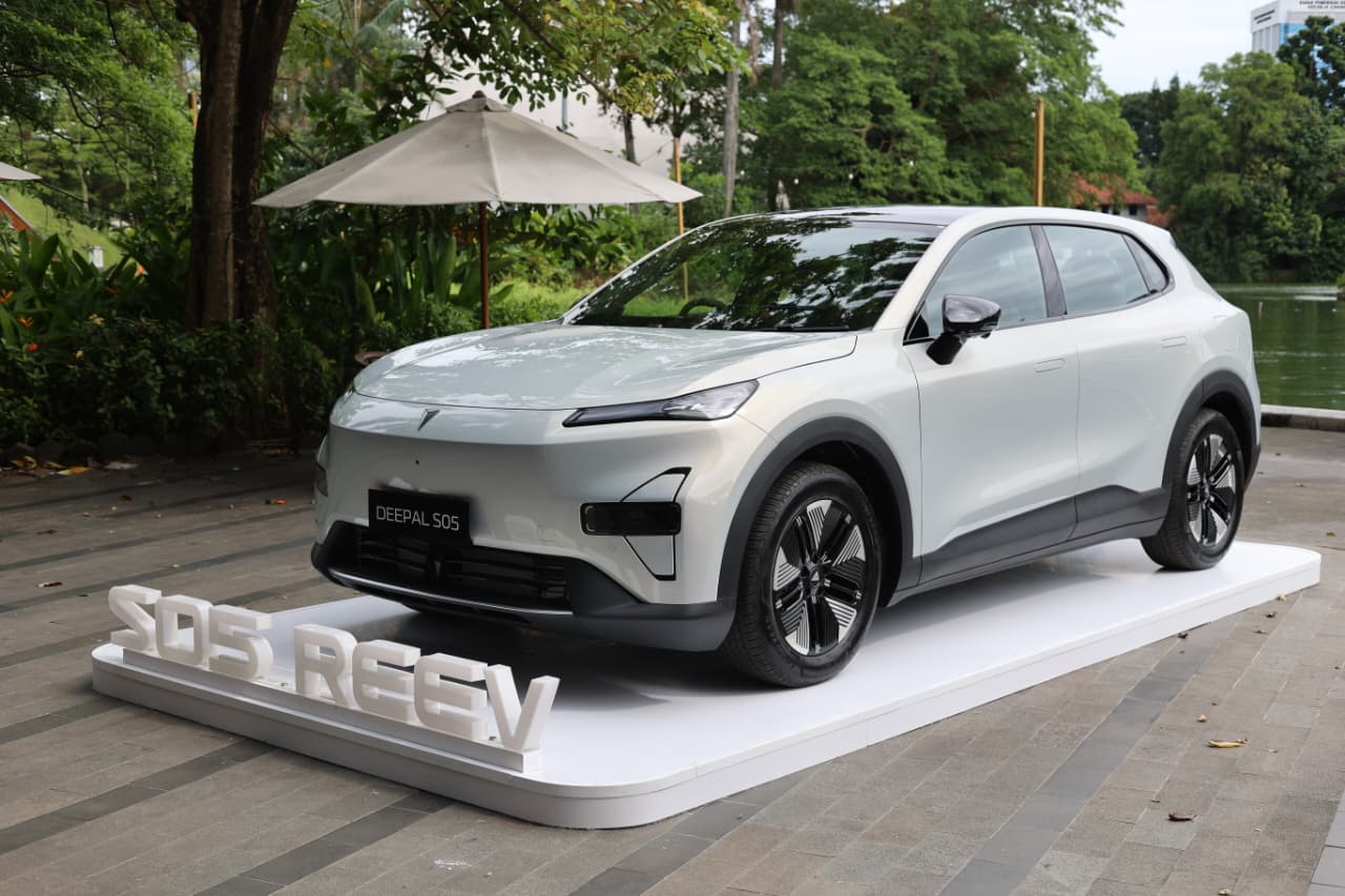 changan, Deepal S05, Deepal S05 REEV, Changan Klaim Deepal S05 REEV Mampu Tempuh 1.200 Km dengan Sistem REEV