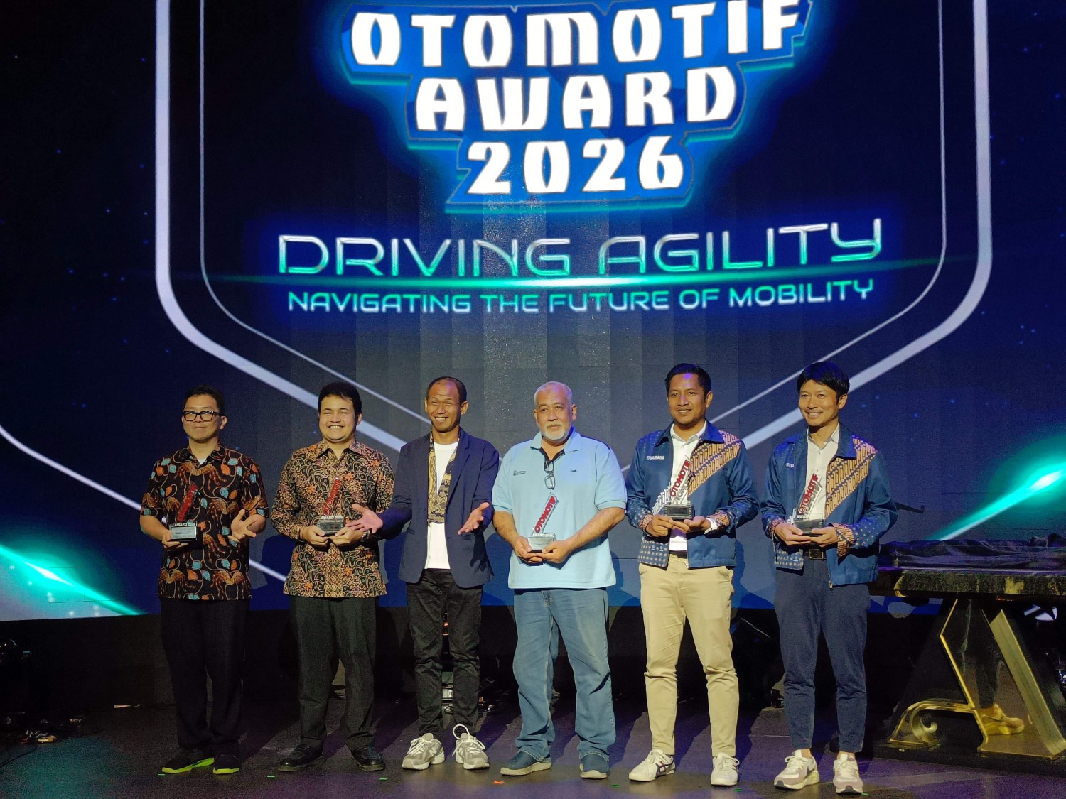 penghargaan, otomotif award, tvs motor company indonesia, TVS Ronin, TVS Motor Company Indonesia Sabet Dua Penghargaan di OTOMOTIF Award 2026