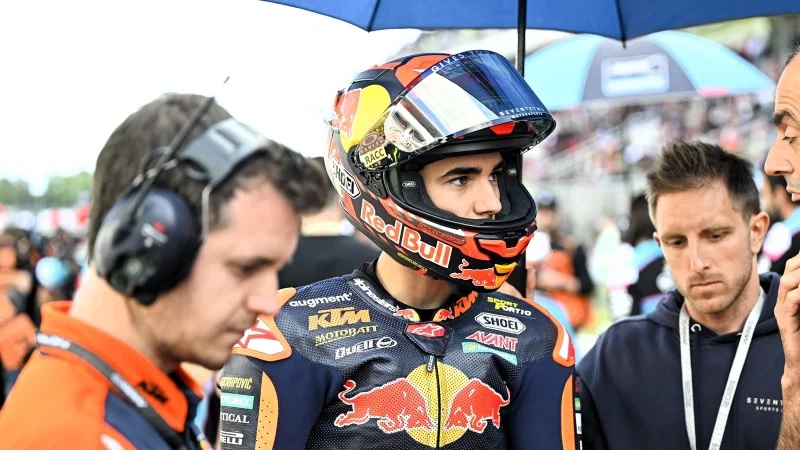 Moto3, Veda Ega Pratama, Adrian Fernandez, Brian Uriarte, pembalap moto3 didiskualifikasi, Skandal Oli dan Mesin Bikin Dua Rival Didiskualifikasi, Veda Ega Ketiban Rezeki Dadakan