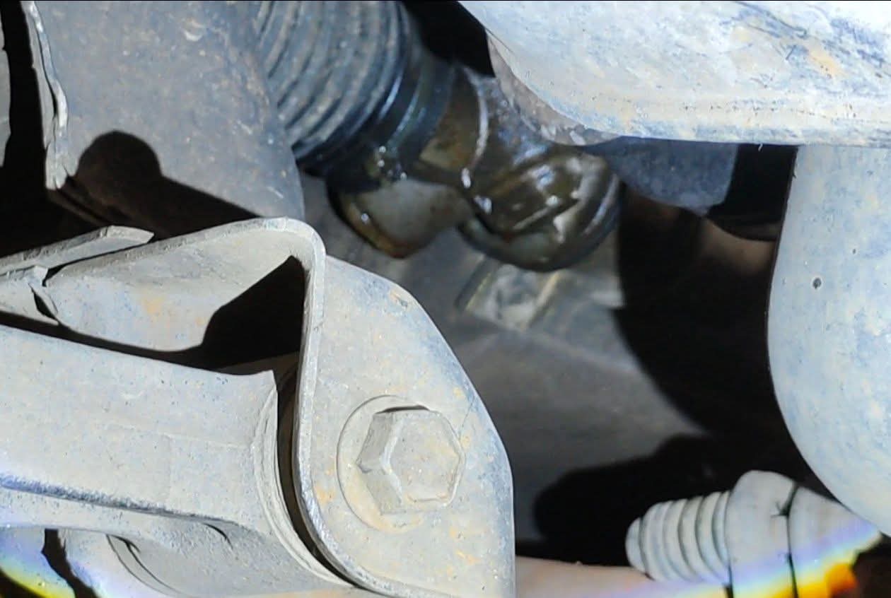 power, seal, bocor, rembes, steering, Ternyata ini Penyebab Oli Power Steering Bisa Rembes atau Bocor