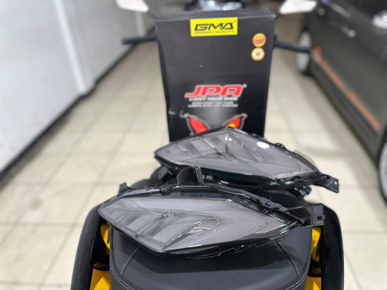 yamaha xmax, xmax, GMA Indonesia, Stoplamp JPA Genesis, xmax old, Stoplamp JPA Genesis 3in1, Bikin Tampilan XMAX Old Jadi Makin Sporty