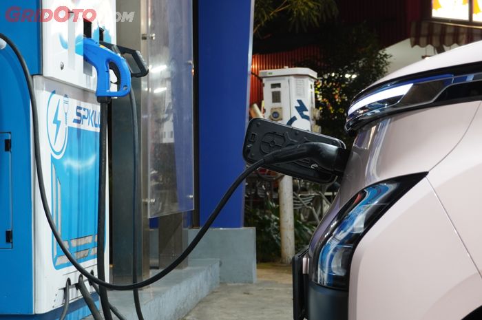 baterai, mobil listrik, Battery Health, Herwheels, Ladies Begini Cara Mencegah Battery Health Mobil Listrik Cepat Menurun