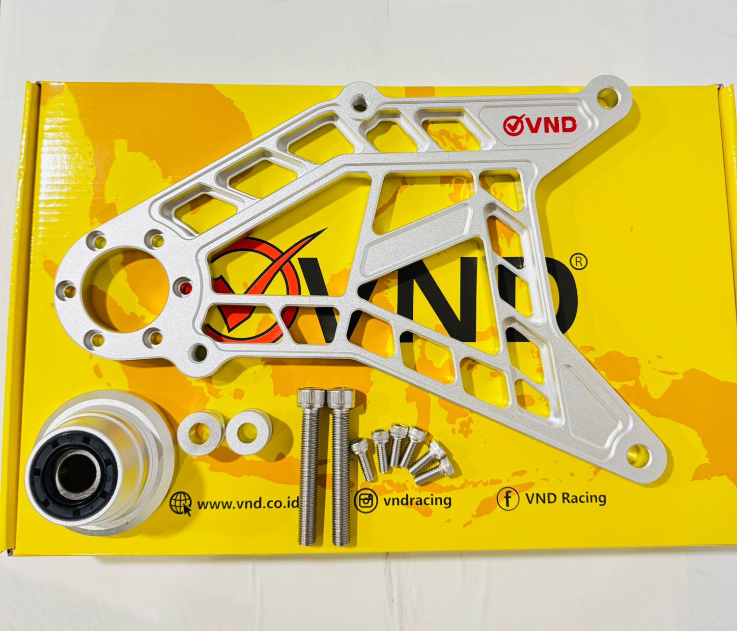 honda vario 150, honda vario 125, VND Racing, swing arm aluminium, Swing Arm CNC, Swing Arm VND Vario 125 dan 150, Bahan Aluminium CNC, Tampilan Mewah dan Bobot Enteng