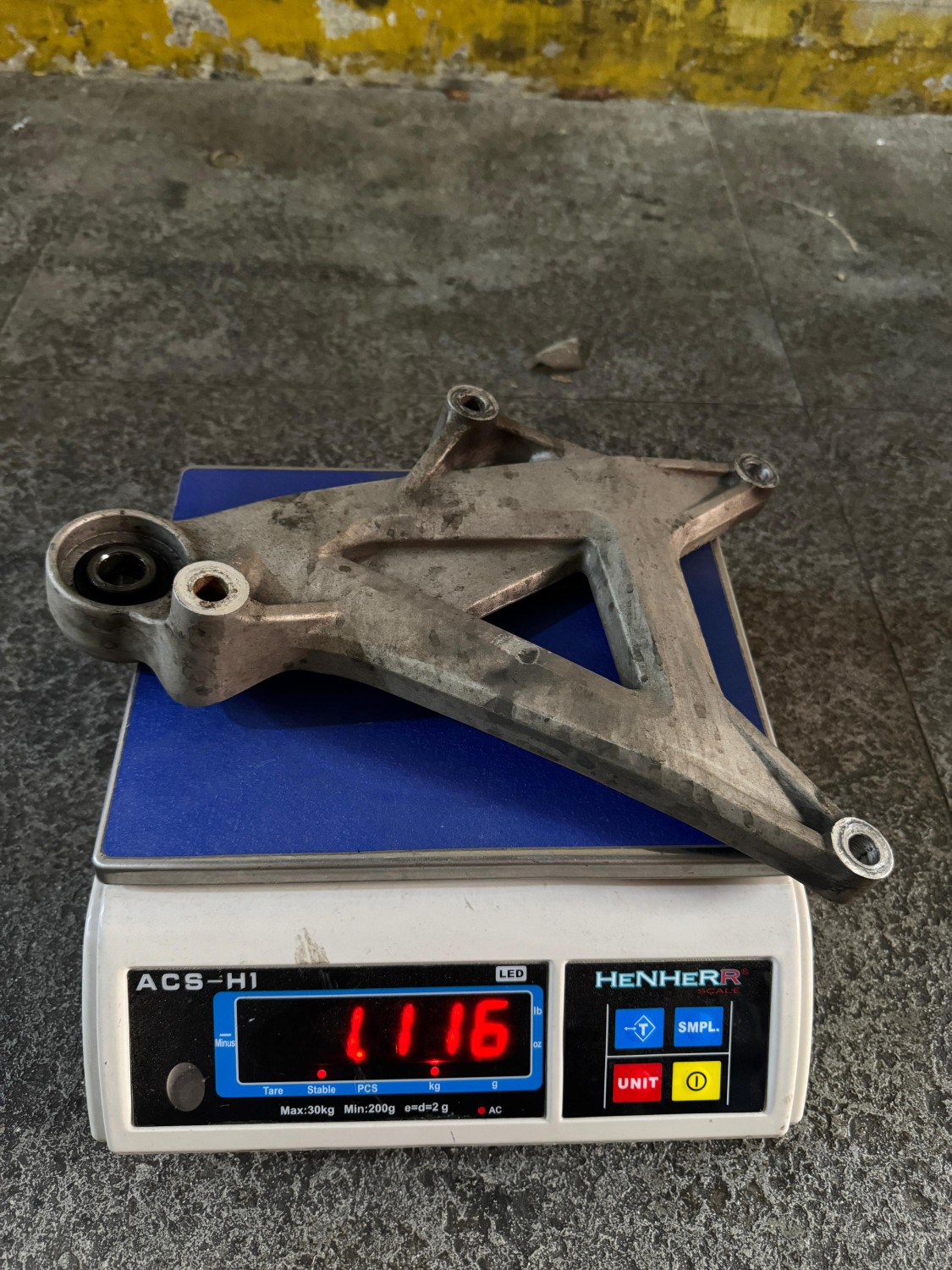 honda vario 150, honda vario 125, VND Racing, swing arm aluminium, Swing Arm CNC, Swing Arm VND Vario 125 dan 150, Bahan Aluminium CNC, Tampilan Mewah dan Bobot Enteng