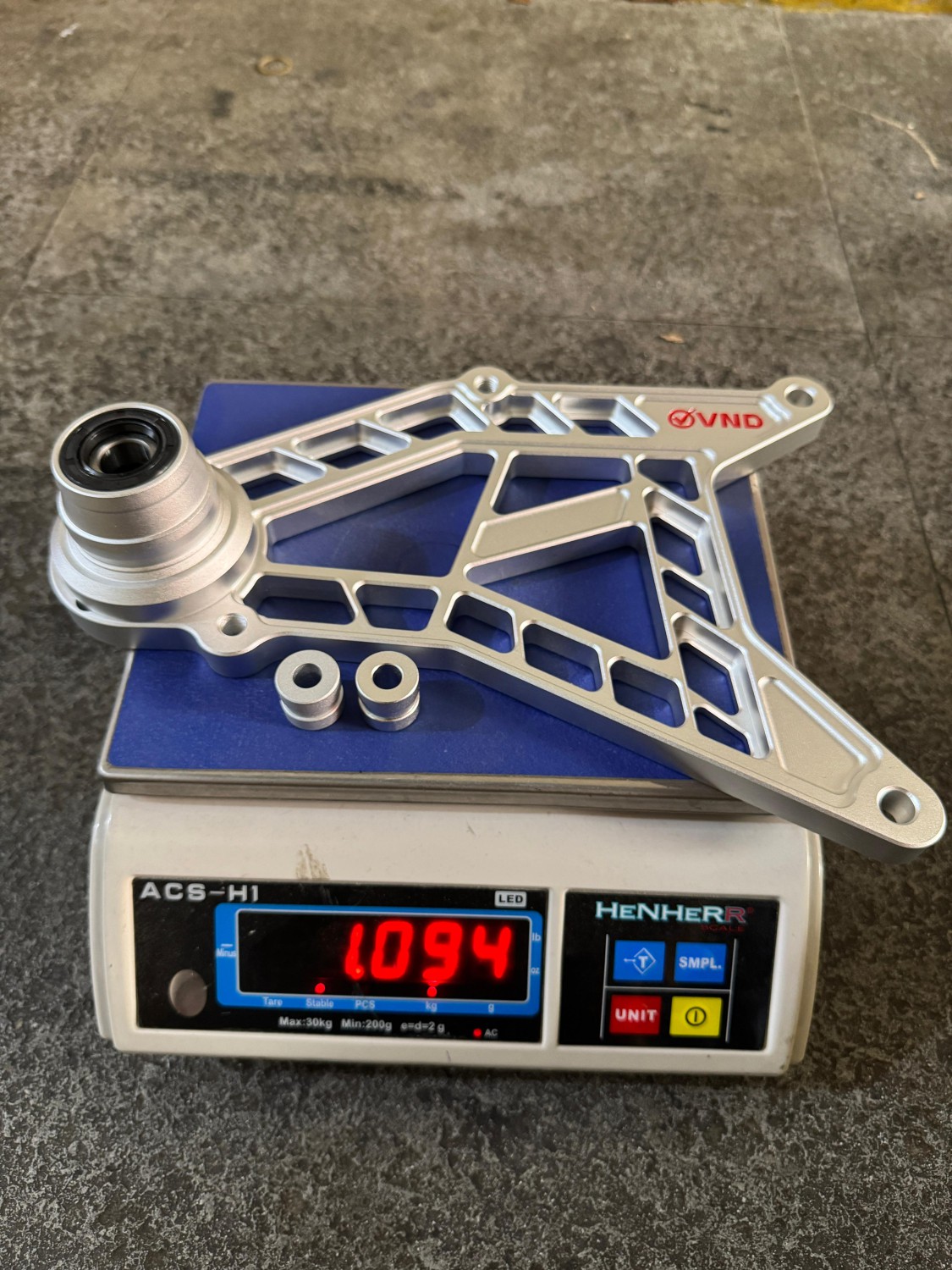 honda vario 150, honda vario 125, VND Racing, swing arm aluminium, Swing Arm CNC, Swing Arm VND Vario 125 dan 150, Bahan Aluminium CNC, Tampilan Mewah dan Bobot Enteng