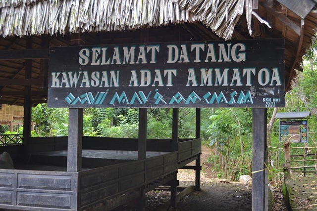 1. Trans Studio Makassar, 2. Bugis Waterpark, 3. Pelabuhan Paotere, 4. Dataran Tinggi Malino, 5. Danau Mawang, 6. Vihara Ibu Agung Bahari, 7. Pemandian Air Panas Lejja, 8. Pegunungan Karst Rammang-Rammang, 9. Desa Wisata Lakkang, 10. Masjid Terapung, 11. Danau Tempe, 12. Desa Wisata Ke’Te Kesu, 13. Kawasan Adat Ammatoa, 14. Pusat Kerajinan Perahu Phinisi, 15. Benteng Somba Opu