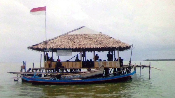 1. Danau Alamanda, 2. Transera Waterpark, 3. Bumi Perkemahan, 4. Situ Gede, 5. Saung Wulan, 6. Danau Cipule, 7. Klenteng Hok Lay Kiong, 8. Vihara Dharma Jaya, 9. Pura Agung Tirta Bhuana, 10. Masjid Jami’ Al-Hidayah, 11. Rimba Kota, 12. Danau Ramaias, 13. Taman Alun Alun Kota, 14. Galaxy Tirta Mas, 15. Go! Wet Waterpark, 16. Danau Marakas, 17. Waterboom Lippo Cikarang, 18. Taman Kemang Pratama, 19. Curug Parigi, 20. Dunia Salju, 21. Pantai Muara Gembong, 22. Pantai Muara Beting, 23. Pantai Muara Bendera, 24. Pantai Mekar, 25. Hutan Kota, 26. Taman Buaya Indonesia Jaya, 27. Gedung Juang 45, 28. Saung Ranggon, 29. Danau Cibeureum, 30. Rumah Pohon Jatiasih