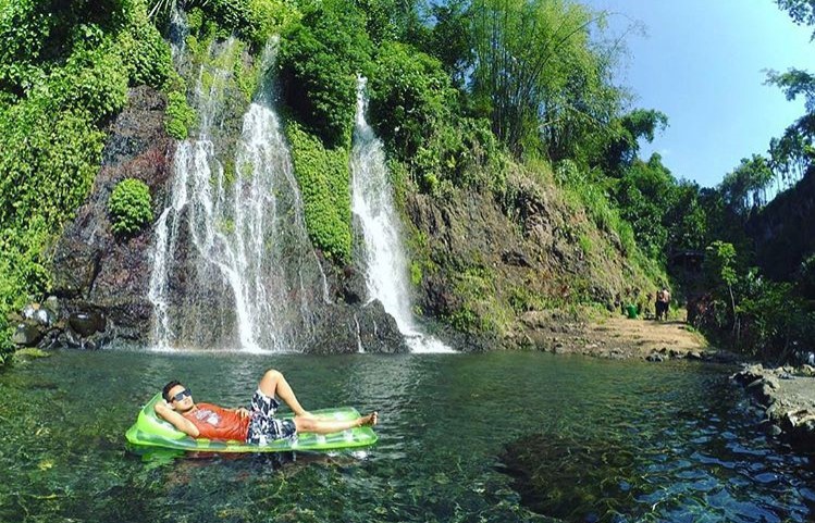 1. Teluk Hijau, 2. Watu Dodol, 3. Pantai Boom, 4. Desa Osing, 5. Air Terjun Lider, 6. Pantai Plengkung, 7. Pantai Sukamade, 8. Kawah Ijen, 9. Pulau Merah, 10. Alas Purwo, 11. Teluk Biru, 12. Hutan Pinus Songgon, 13. Air Terjun Tirto Kemanten, 14. Wedi Ireng, 15. Pantai Blimbingsari, 16. Umbul Bening, 17. Pantai Rajegwesi, 18. Mirah Fantasia, 19. Taman Blambangan, 20. Pantai Bangsring, 21. Air Terjun Jagir, 22. Pura Agung Blambangan, 23. Waduk Sidodadi Glenmore, 24. Rowo Bayu, 25. X-Badeng Adenture, 26. Mangrove Bedul Ecotourism, 27. Pantai Mustika Pancer, 28. Taman Sritanjung, 29. Rowo Biru, 30. Pemandian Tamansuruh, 31. Kawah Bulan Sabit, 32. Taman Sayu Wiwit, 33. Pantai Trianggulasi, 34. Pulau Tabuhan, 35. Taman Nasional Baluran, 36. Savana Sadengan, 37. Parangkursi, 38. Air Terjun Selendang Arum, 39. Pantai Grajagan, 40. Jawatan Benculuk
