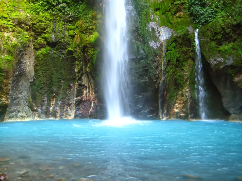 1. Pantai Bandengan, 2. Kepulauan Karimunjawa, 3. Akar Seribu Plajan, 4. Pantai Kartini, 5. Museum R.A Kartini , 6. Pulau Panjang, 7. Benteng Portugis, 8. Air Terjun Songgolangit, 9. Pantai Teluk Awur, 10. Pantai Pungkruk, 11. Pulau Mandalika, 12. Pantai Ombak Mati, 13. Pantai Gua Manik, 14. Goa Tritip, 15. Danau Blingoh, 16. Pertapaan Ratu Kalinyamat, 17. Masjid Mantingan, 18. Air Terjun Jurang Nganten, 19. Candi Bubrah, 20. Tiara Park Waterboom, 21. Jepara Ocean Park, 22. Gunung Genuk, 23. Gunung Muria, 24. Hutan Wisata Wono Sreni Indah, 25. Hutan Pinus Setro Batealit