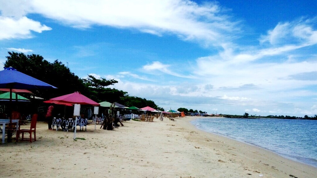 1. Pantai Bandengan, 2. Kepulauan Karimunjawa, 3. Akar Seribu Plajan, 4. Pantai Kartini, 5. Museum R.A Kartini , 6. Pulau Panjang, 7. Benteng Portugis, 8. Air Terjun Songgolangit, 9. Pantai Teluk Awur, 10. Pantai Pungkruk, 11. Pulau Mandalika, 12. Pantai Ombak Mati, 13. Pantai Gua Manik, 14. Goa Tritip, 15. Danau Blingoh, 16. Pertapaan Ratu Kalinyamat, 17. Masjid Mantingan, 18. Air Terjun Jurang Nganten, 19. Candi Bubrah, 20. Tiara Park Waterboom, 21. Jepara Ocean Park, 22. Gunung Genuk, 23. Gunung Muria, 24. Hutan Wisata Wono Sreni Indah, 25. Hutan Pinus Setro Batealit