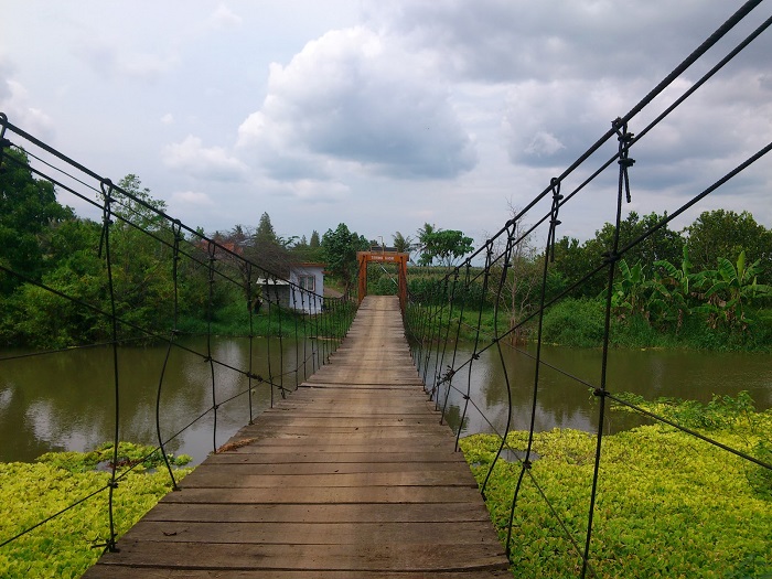 1. Teluk Hijau, 2. Watu Dodol, 3. Pantai Boom, 4. Desa Osing, 5. Air Terjun Lider, 6. Pantai Plengkung, 7. Pantai Sukamade, 8. Kawah Ijen, 9. Pulau Merah, 10. Alas Purwo, 11. Teluk Biru, 12. Hutan Pinus Songgon, 13. Air Terjun Tirto Kemanten, 14. Wedi Ireng, 15. Pantai Blimbingsari, 16. Umbul Bening, 17. Pantai Rajegwesi, 18. Mirah Fantasia, 19. Taman Blambangan, 20. Pantai Bangsring, 21. Air Terjun Jagir, 22. Pura Agung Blambangan, 23. Waduk Sidodadi Glenmore, 24. Rowo Bayu, 25. X-Badeng Adenture, 26. Mangrove Bedul Ecotourism, 27. Pantai Mustika Pancer, 28. Taman Sritanjung, 29. Rowo Biru, 30. Pemandian Tamansuruh, 31. Kawah Bulan Sabit, 32. Taman Sayu Wiwit, 33. Pantai Trianggulasi, 34. Pulau Tabuhan, 35. Taman Nasional Baluran, 36. Savana Sadengan, 37. Parangkursi, 38. Air Terjun Selendang Arum, 39. Pantai Grajagan, 40. Jawatan Benculuk