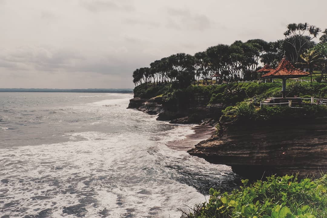 1. Mega Wisata Indonesia Icakan, 2. Green Canyon, 3. Masjid Agung Ciamis, 4. Situ Lengkong Panjalu, 5. Kampung Adat Kuta, 6. Curug Tujuh Cibolang, 7. Pantai Karang Nini, 8. Pantai Pangandaran, 9. Pantai Batu Karas, 10. Lembah Putri, 11. Puncak Mandala Rancah, 12. Pantai Batu Hiu, 13. Astana Gede Kawali, 14. Wisata Batu Ngampar, 15. Rafting Sungai Citumang