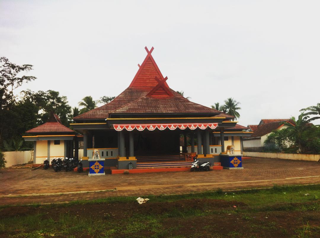 1. Mega Wisata Indonesia Icakan, 2. Green Canyon, 3. Masjid Agung Ciamis, 4. Situ Lengkong Panjalu, 5. Kampung Adat Kuta, 6. Curug Tujuh Cibolang, 7. Pantai Karang Nini, 8. Pantai Pangandaran, 9. Pantai Batu Karas, 10. Lembah Putri, 11. Puncak Mandala Rancah, 12. Pantai Batu Hiu, 13. Astana Gede Kawali, 14. Wisata Batu Ngampar, 15. Rafting Sungai Citumang