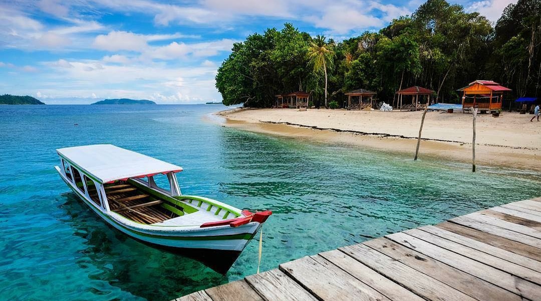 1. Pantai Padang, 2. Jembatan Siti Nurbaya, 3. Pantai Pasir Jambak, 4. Air Terjun Lembah Anai, 5. Tugu Perbatasan Padang, 6. Pantai Nirwana Padang, 7. Batu Malin Kundang, 8. Pulau Parsupahan, 9. Taman Budaya Sumbar, 10. Pantai Caroline, 11. Miniatur Mekkah Mini, 12. Pulau Sikuai, 13. Pulau Cubadak, 14. Museum Adityawarman, 15. Pemandian Lori Lubuk Minturun, 16. Sitinjau Lauik, 17. Air Terjun Lubuk Hitam Tiga Tingkat, 18. Taman Siti Nurbaya, 19. Pantai Arta Sungai Limau, 20. Kolam Renang ABG, 21. Bendungan Niagara, 22. Danau Cimpago, 23. Pantai Katapiang, 24. Jembatan Anai, 25. Pulau Sirandah, 26. Tugu Perdamaian Muaro Lasak, 27. Masjid Raya Sumatera Barat, 28. Mifan Waterpark, 29. Taman Melati, 30. Kolam Renang UNP, 31. Kolam Renang Teratai, 32. Kolam Renang Adzkia, 33. Plaza Andalas, 34. Basko Grand Mall, 35. Christine Hakim Idea Park, 36. Damar Plaza, 37. Danau Singkarak, 38. Lubuak Tampuruang, 39. Pasar Lubuk Buaya, 40. Air Terjun Nyarai