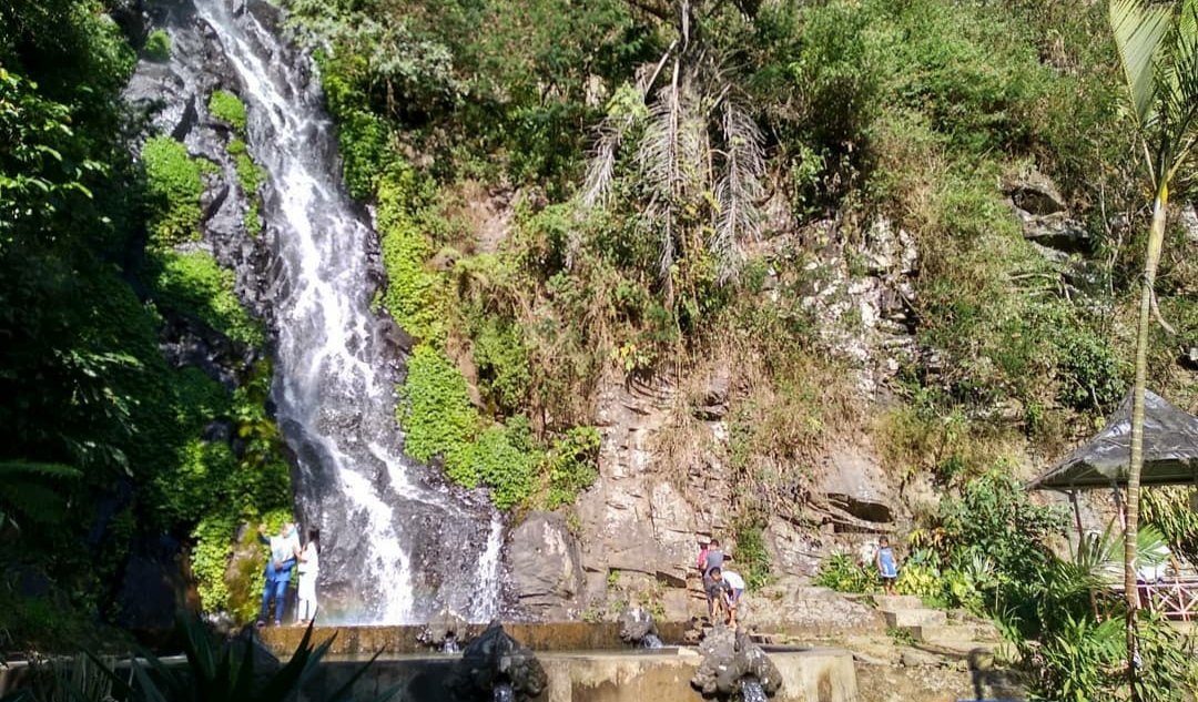 1. Borobudur, 2. Curug Silawe, 3. Hutan Pinus Kragilan, 4. Gunung Tidar, 5. Gereja Ayam, 6. Punthuk Setumbu, 7. Grenden, 8. Candi Asu, 9. Gunung Andong, 10. Candi Selogrio, 11. Rumah Kamera, 12. Sungai Ello, 13. Taman Bermain Kyai Langgeng, 14. Pemandian Air Hangat Candi Umbul, 15. Ketep Pass, 16. Kawasan Pecinan, 17. Air Terjun Sekar Langit, 18. Grojogan Kedung Kayang, 19. Sungai Progo, 20. Kopeng Treetop Adventure, 21. Taman Wisata Kopeng, 22. Air Terjun Umbul Songo, 23. Babadan Pos Pemantauan Merapi, 24. Bukit Menoreh, 25. Candi Mendut, 26. Candi Pawon, 27. Argo Wana Wisata Cupu Mas, 28. Desa Wisata Wanurejo, 29. Desa Wisata Sutopati Kajoran, 30. Agrowisata Banyuroto, 31. Desa Wisata Candirejo , 32. Candi Ngawen, 33. Museum Wayang “Sasana Guna Rasa”, 34. Wisata Kerajinan Pahat Batu Tamanagung, 35. Museum Diponegoro, 36. Bukit Barede, 37. Punthuk Mongkrong, 38. Curug Watuploso , 39. Telaga Bleder, 40. Taman Anggrek Borobudur, 41. Bukit Sleker Asri, 42. Bukit Kertojoyo, 43. Museum Oei Hong Djien, 44. Candi Canggal, 45. Candi Lumbung, 46. Masjid Agung Magelang, 47. Curug Grenjengan Kembar, 48. Pemandian Kali Bening, 49. Curug Dlimas, 50. Kebun Bibit Senopati, 51. Sukmojoyo Hill, 52. Sendang Mudal, 53. Kelenteng Hok An Kiong, 54. Air Terjun Seloprojo, 55. Tuk Gong Adventure