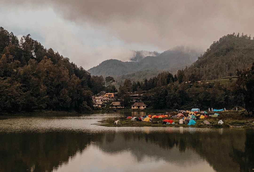 1. Gunung Semeru, 2. Gunung Lamongan, 3. Gunung Wayang, 4. Gunung Lemongan, 5. Danau Segitiga, 6. Air Terjun Manggisan, 7. Goa Tetes, 8. Pantai Watu Godek, 9. Pemandian Selokambang, 10. Puncak B-29, 11. Perkebunan Teh Kertowono, 12. Situs Biting, 13. Ranu Pane, 14. Ranu Regulo, 15. Ranu Kumbolo, 16. Ranu Lading, 17. Ranu Klakah, 18. Pantai Bambang, 19. Pantai Tlepuk, 20. Pantai Watu Pecak, 21. Goa Bima, 22. Air Terjun Cobaan Pawon, 23. Hutan Bambu, 24. Pura Mandaragiri Semeru Agung, 25. Kolam Renang Veteran, 26. Water Park Kawasan Wonorejo Terpadu, 27. Tubing Adventure Lumajang, 28. Air Terjun Kapas Biru, 29. Agro Wisata Royal Family, 30. Air Terjun Watu Lapis, 31. Agrowisata Bunga Lumajang, 32. Pantai Dampar, 33. Pantai Wotgalih, 34. Air Terjun Tumpak Sewu, 35. Ranu Pakis