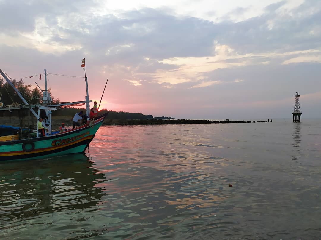 Harga Tiket Masuk, Keindahan Pantai , Sejarah Singkat , Rute Menuju Lokasi , Widuri Water Park