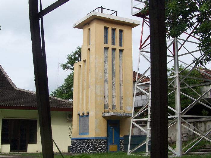 1. Desa Sendang Duwur, 2. Pantai Kutang, 3. Waduk Gondang, 4. Bendungan Babat, 5. Goa Maharani, 6. Monumen Van Der Wijck Lamongan, 7. Makam Sunan Drajat, 8. Museum Sunan Drajat Lamongan, 9. Pantai Kodok, 10. Pantai Brondong, 11. Mazola, 12. Gunung Pegat, 13. Makam Dewi Sekardadu, 14. Sendang Brumbun, 15. Masjid Sendang Duwur, 16. Alun-Alun Kota Lamongan, 17. Wisata Bahari Lamongan, 18. Wego Lamongan, 19. Sukodadi Carnival, 20. Gunungmas Tugu Mantup