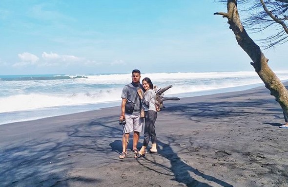 Harga Tiket Masuk, Kondisi Saat ini, Asal Usul Mitos, Terpikat Kecantikannya , Jalan Menuju Lokasi, Pantai Cemara Sewu