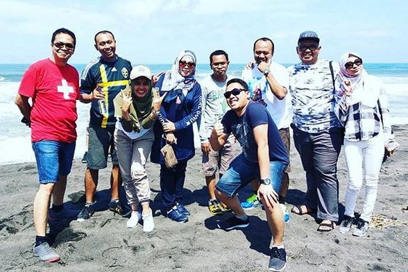 Harga Tiket Masuk, Kondisi Saat ini, Asal Usul Mitos, Terpikat Kecantikannya , Jalan Menuju Lokasi, Pantai Cemara Sewu
