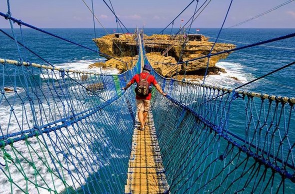 Indahnya , Sejarah Asal Usul , Harga Naik Gondola, Jalan Menuju Lokasi, Harga Tiket Masuk