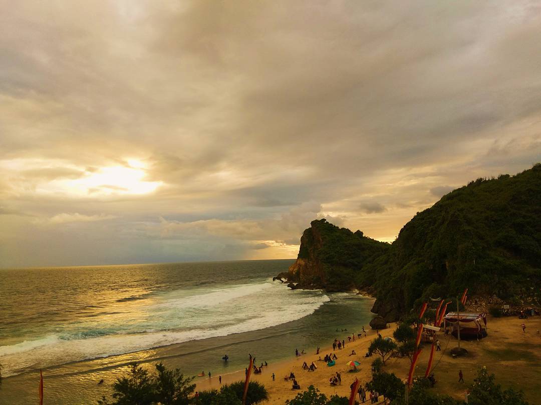 Harga Tiket Masuk, Destinasi Lain, Keindahan dan Potensi, Sejarah Singkat, Jalan Menuju Pantai