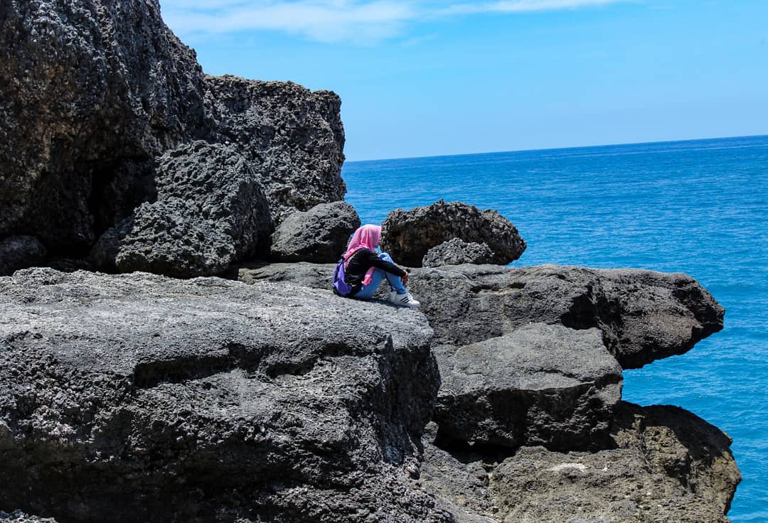 Mengenal Pantai, Rute dan Akses, Mengulik Keindahan, Keunikan Pantai, Aktifitas Menarik, Fasilitas Yang Ada