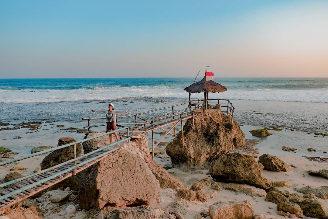 Rute Menuju Pantai , Sejarah Asal Usul , Pesona Keindahan , Harga Tiket Masuk , Fasilitas Yang Ada