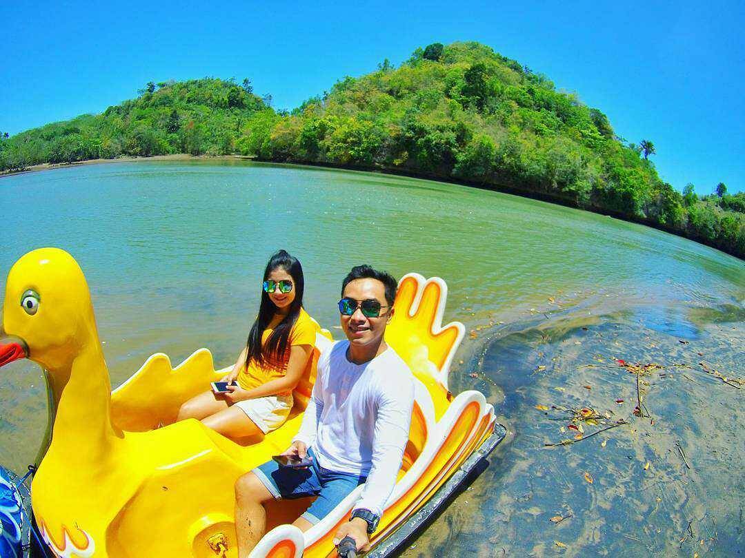 Dua Puluh Pantai, Rute Menuju Pantai , Pesona Keindahan , Harga Tiket Masuk , Fasilitas Yang Ada